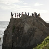 Turisti na zastavi Rock Bastion, dio zida koji okružuje Galle Fort, Rampart Street, Južna provincija, Šri Lanka,